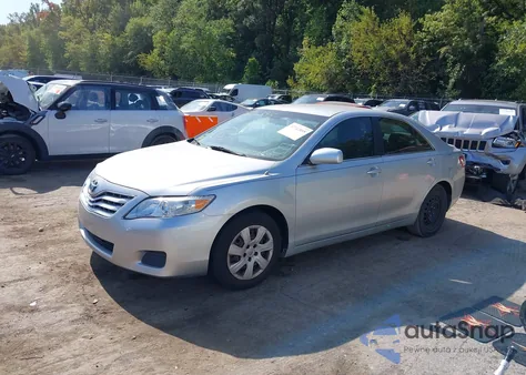 2010 Toyota Camry Le z USA, uszkodzony, nr VIN 4T1BF3EK5AU072174